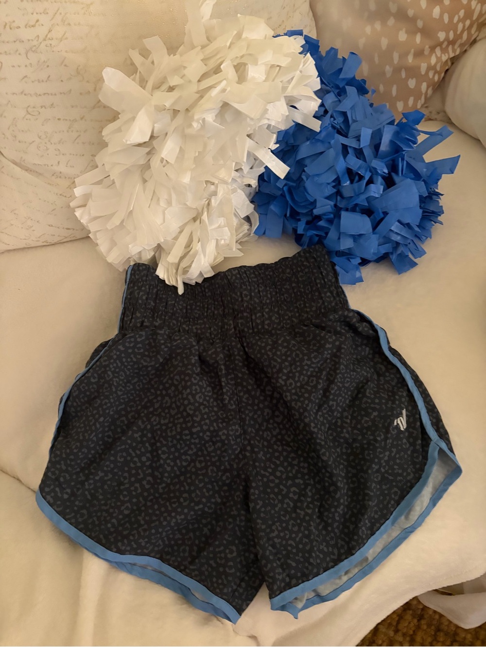 Varsity cheer bundle, shoes, backpack, uniforms, poms, Dk Gray & Blue xs, 7.5 - Picture 4 of 8
